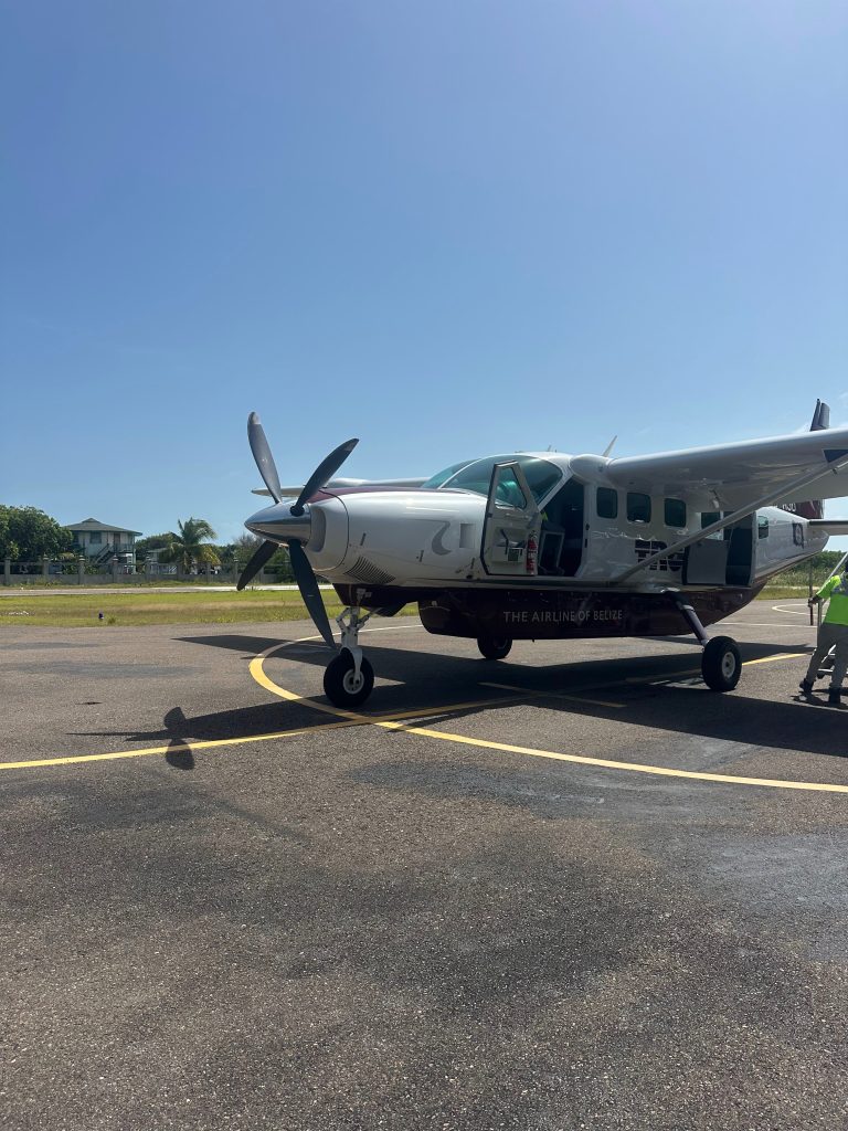 Avião da Tropic Air no aeroporto de Caye Caulker em Belize